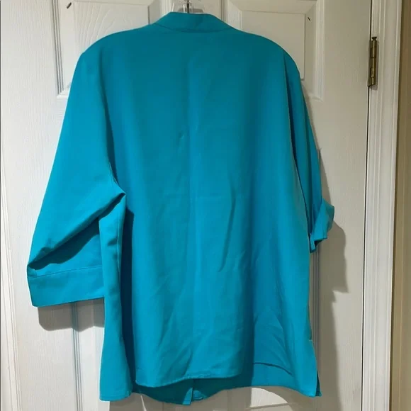 Turquoise Button-Up Women's Top - Picture 2 of 6